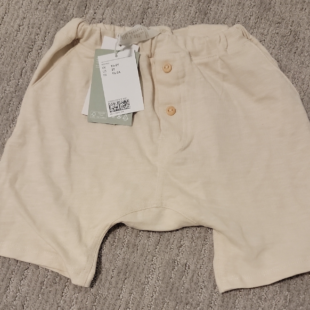 H&M Cream Relaxed Fit Shorts